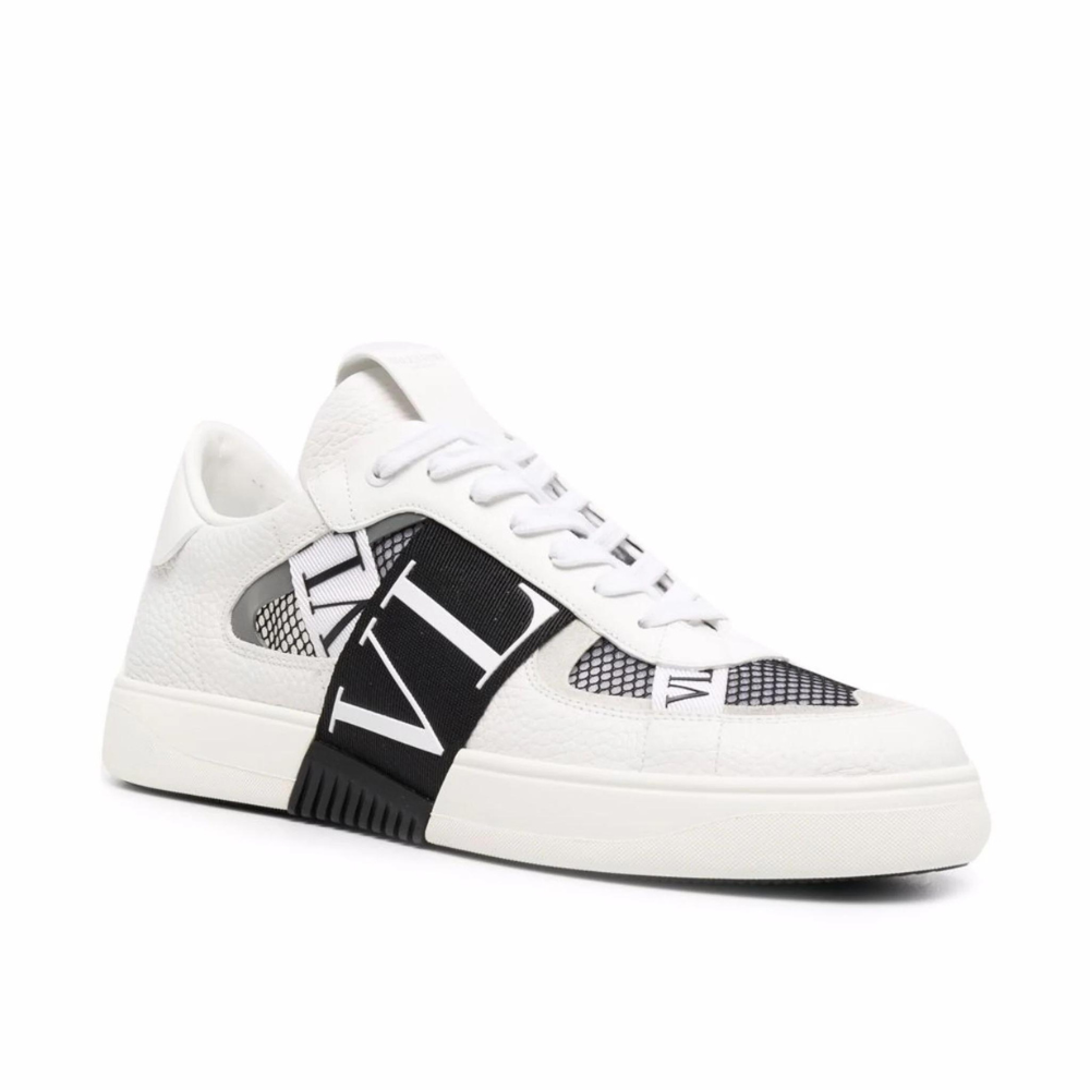 VL7N Low-Top Sneakers