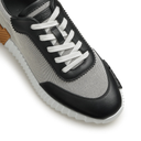 Bouncing Sneaker